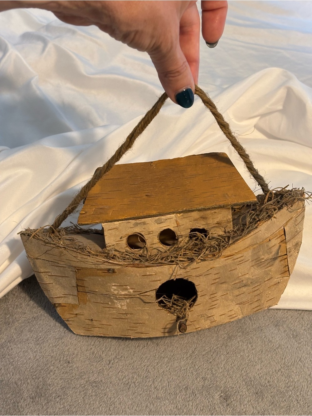 Rustic Birch Bark Boat Birdhouse with Rope Handle Decorative Noah’s Ark